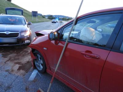 Aalen: THW als Ersthelfer vor Ort, Frontalzusammenstoss auf B29 fordert vier Verletzte 